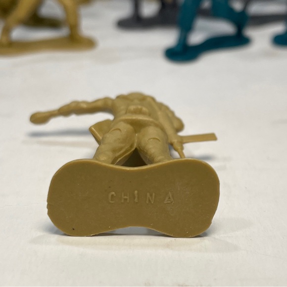 Army Men Lot Mixed. Greenbrier, Ja-Ru and Generic Made in China. 100 Plus Total - Picture 13 of 14